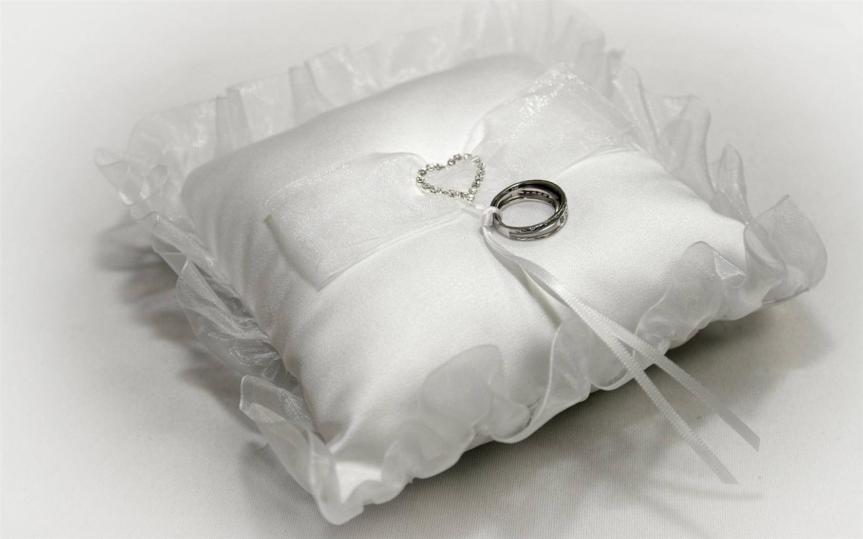 Svatby a svatební prsten tapety (1) #10 - 1680x1050