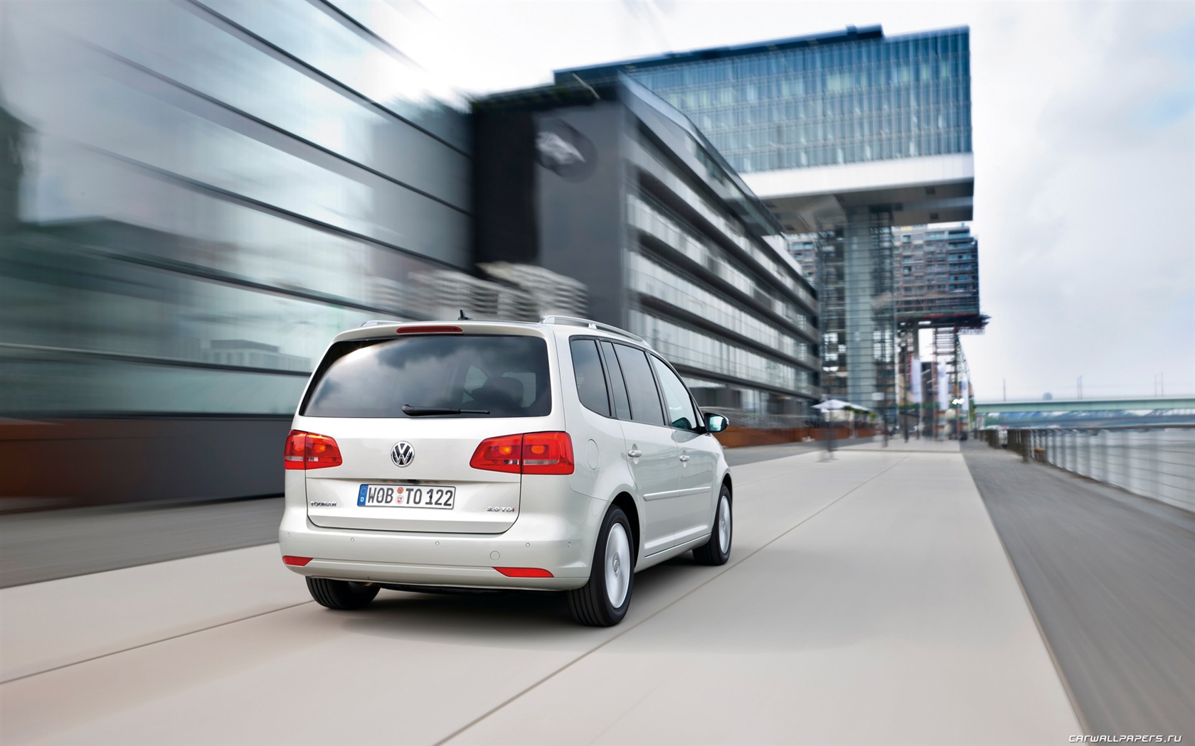 Volkswagen Touran TDI - 2010 HD wallpaper #3 - 1680x1050