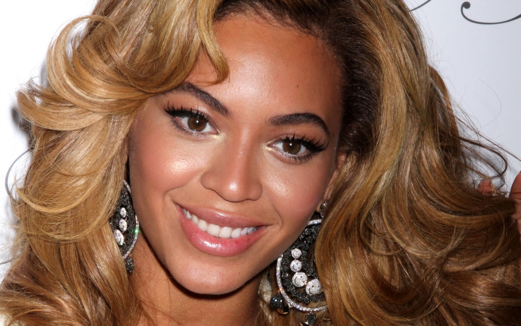 Beyonce Knowles krásnou tapetu #36 - 1680x1050
