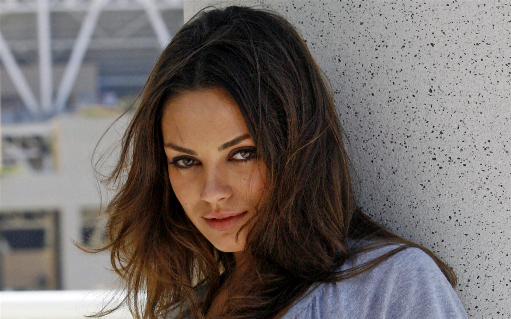 Mila Kunis hermosos fondos de pantalla #11 - 1680x1050