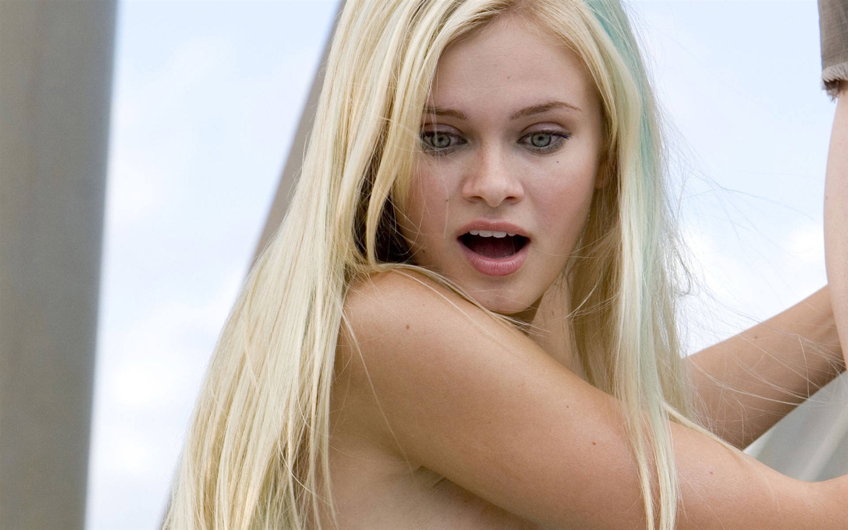 Sara Paxton beautiful wallpapers #13 - 1680x1050