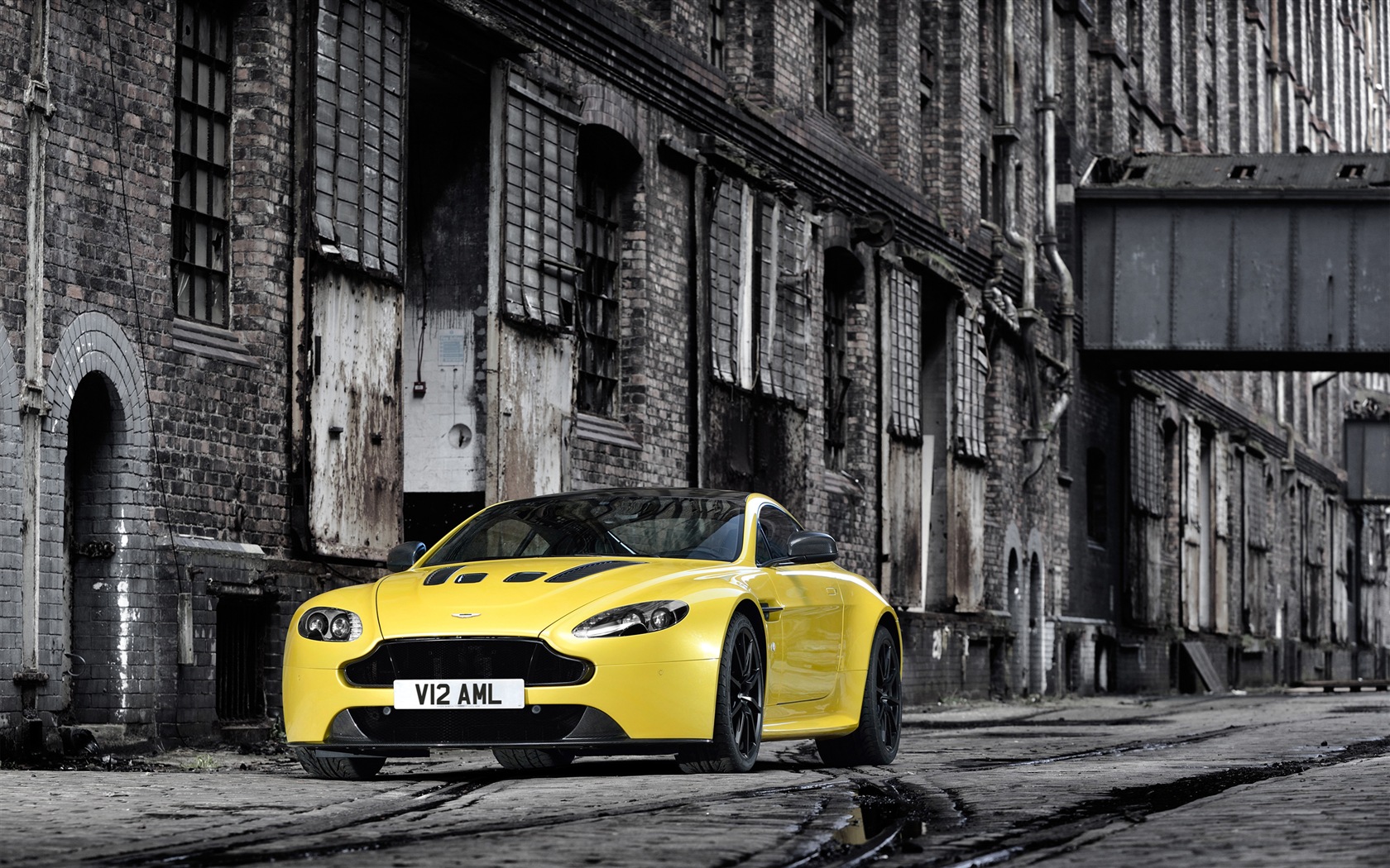 2013 Aston Martin V12 Vantage S 阿斯頓·馬丁V12 Vantage 高清壁紙 #1 - 1680x1050