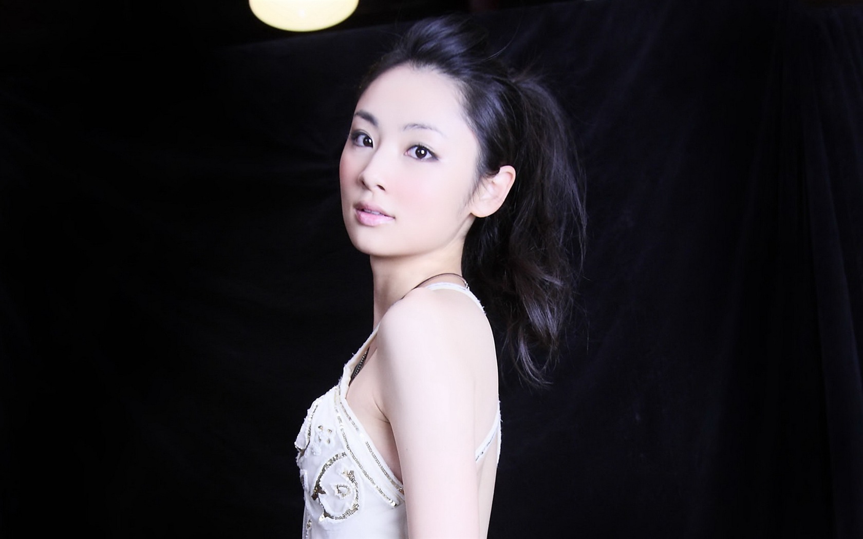 Tantan Hayashi actrice japonaise écran HD #11 - 1680x1050