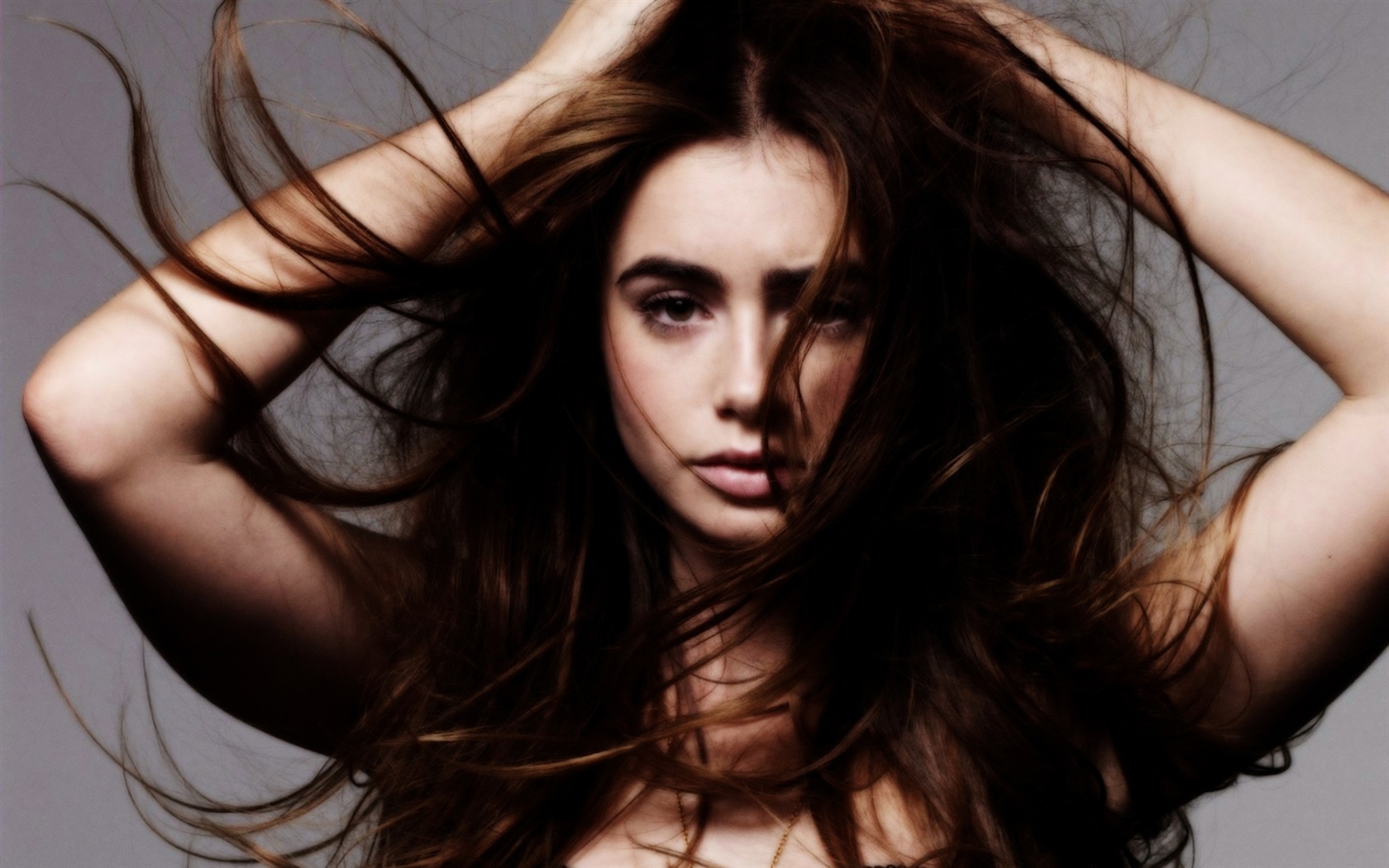 Lily Collins krásné Tapety na plochu #3 - 1680x1050