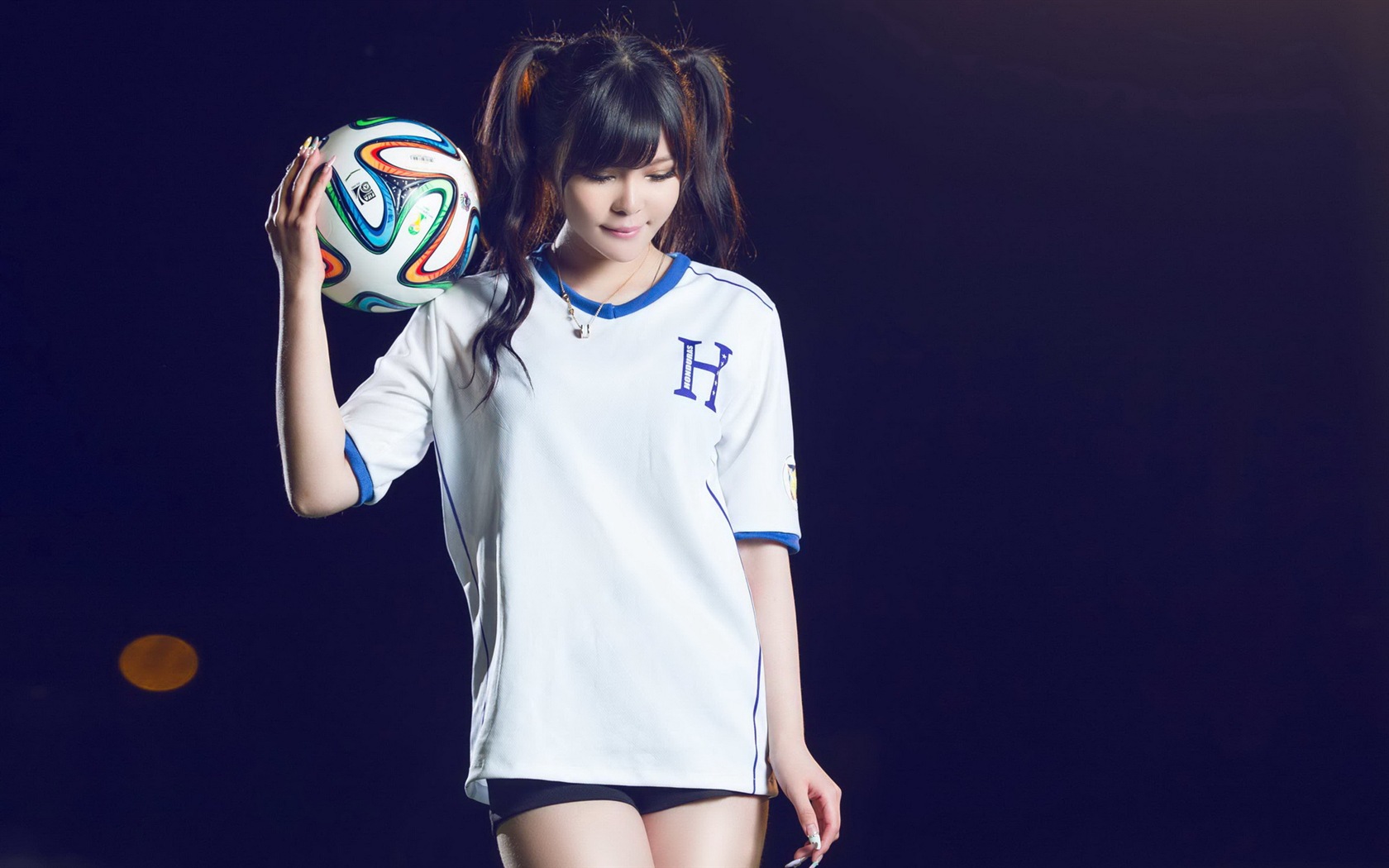32 World Cup dresy, fotbalové dítě krásné dívky HD Tapety na plochu #10 - 1680x1050