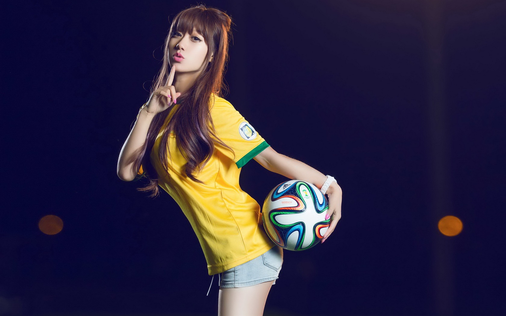 32 World Cup jerseys, football baby beautiful girls HD wallpapers #12 - 1680x1050