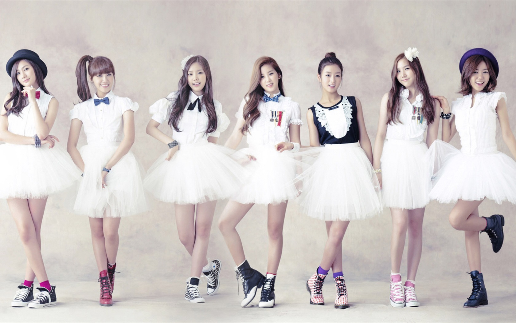 Korean music girl group, A Pink HD wallpapers #4 - 1680x1050