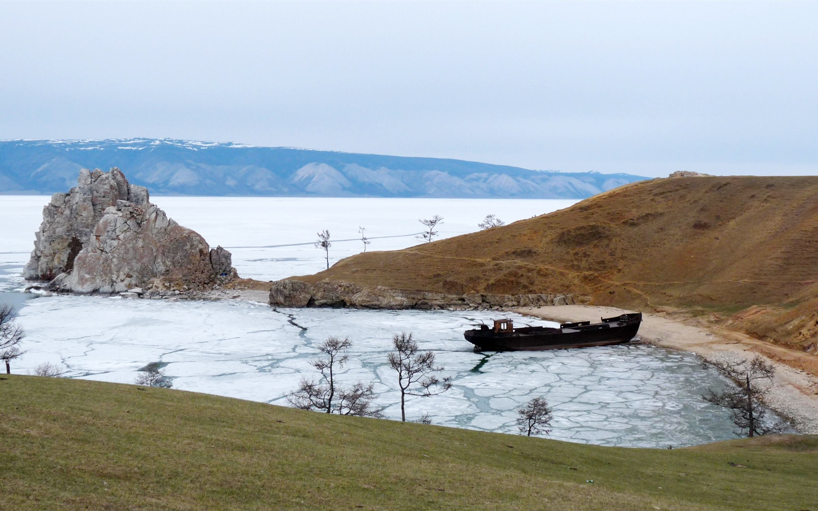 Озеро Байкал в России, декорации HD обои #19 - 1680x1050