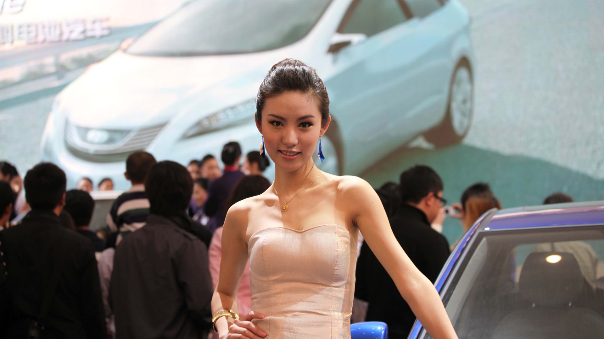 2010 v Pekingu Mezinárodním autosalonu krása (2) (vítr honí mraky práce) #15 - 1920x1080