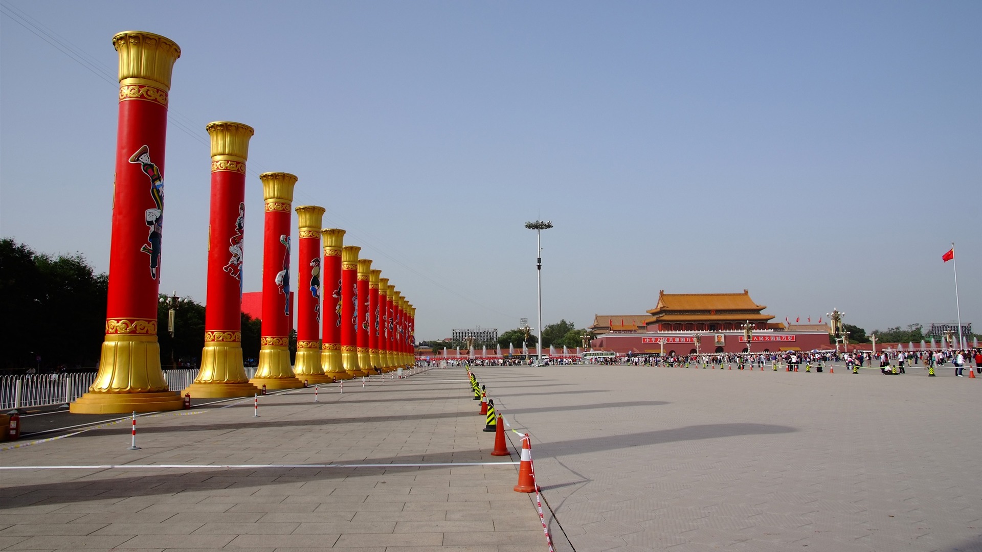 Costumes, Tiananmen Square (rebar works) #4 - 1920x1080