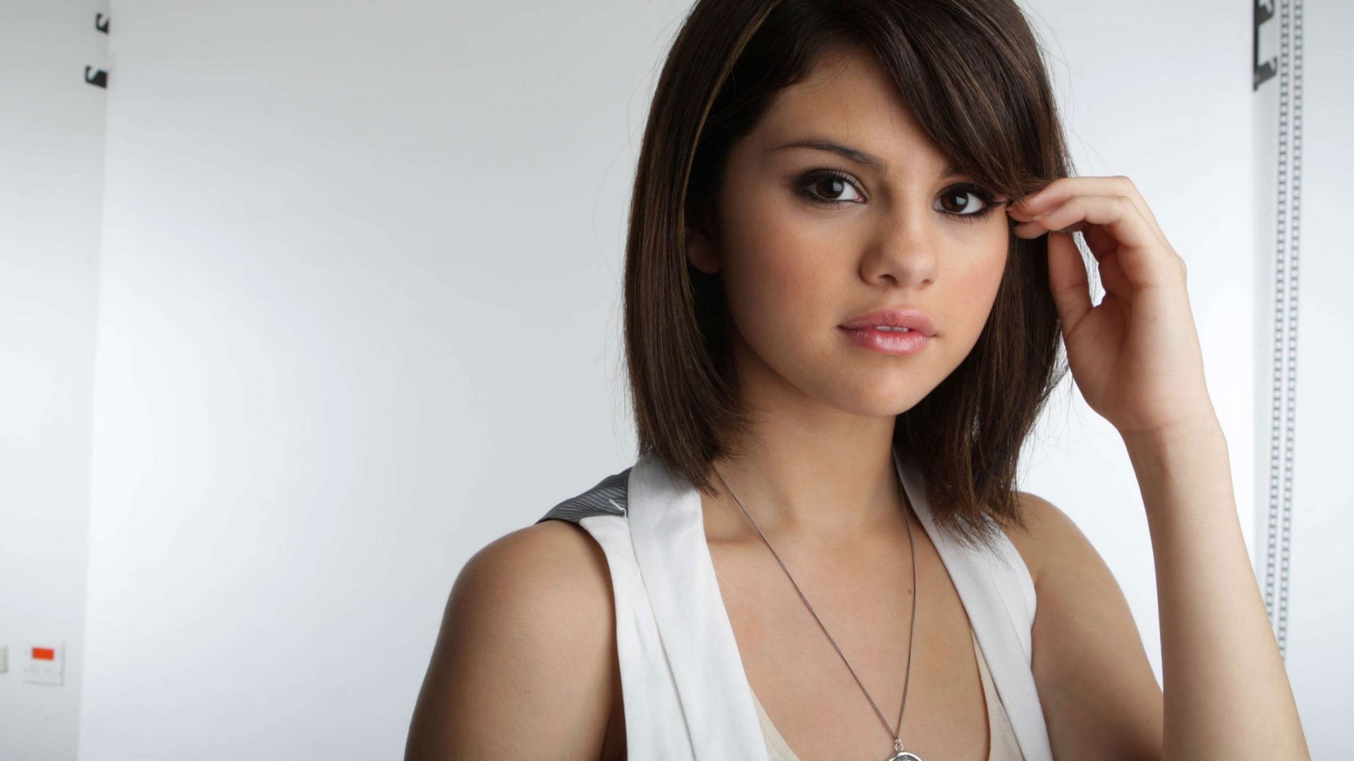 Selena Gomez beautiful wallpaper #5 - 1920x1080