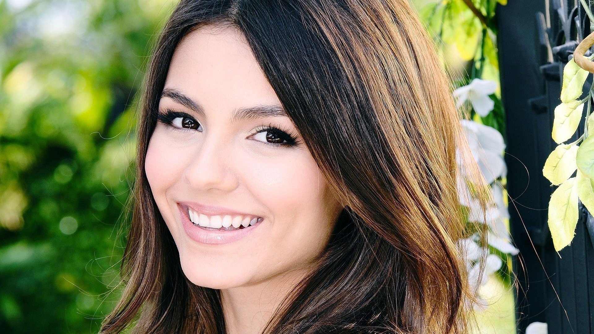 Victoria Justice beautiful wallpapers #37 - 1920x1080