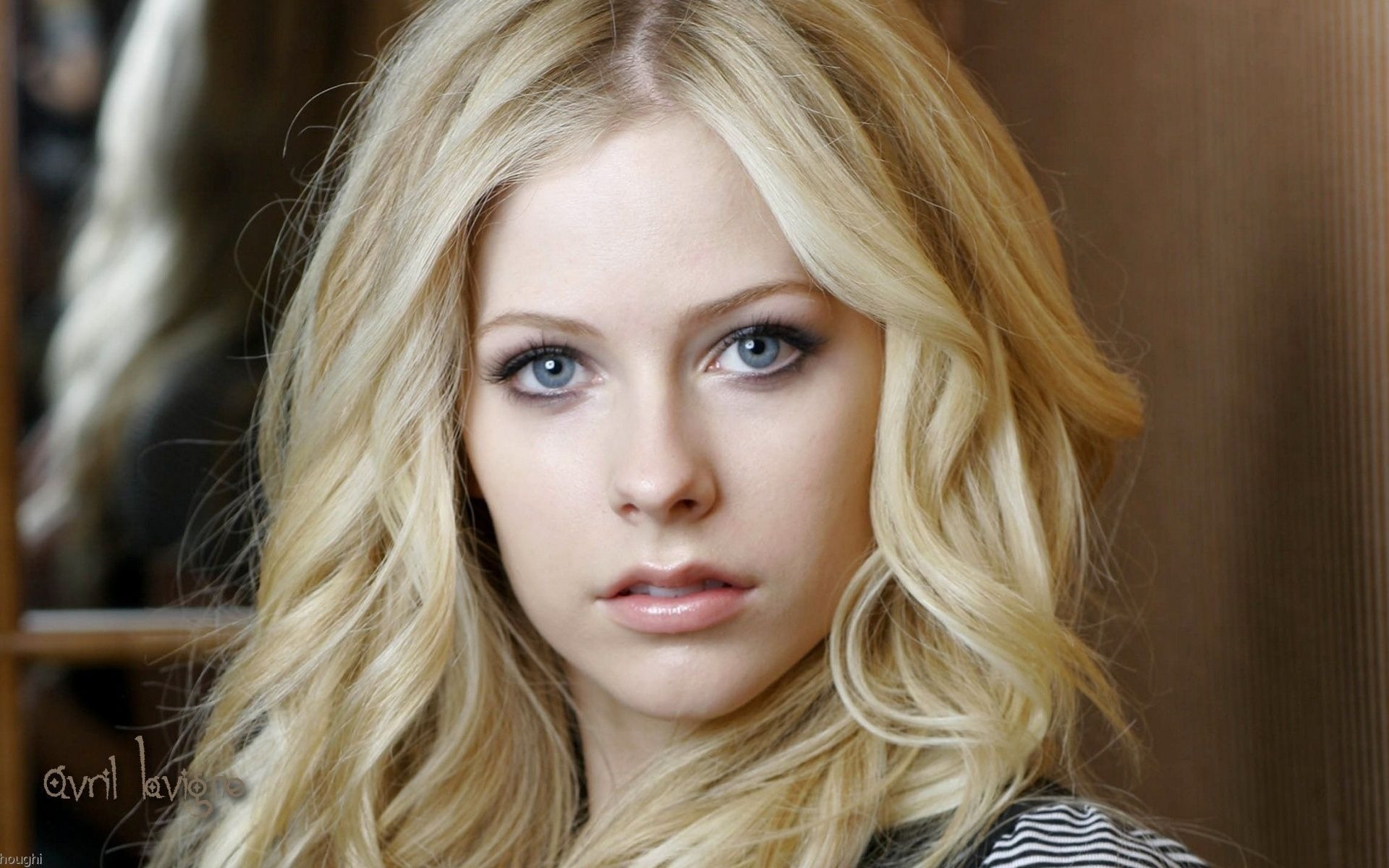 Avril Lavigne hermoso fondo de pantalla #1 - 1920x1200