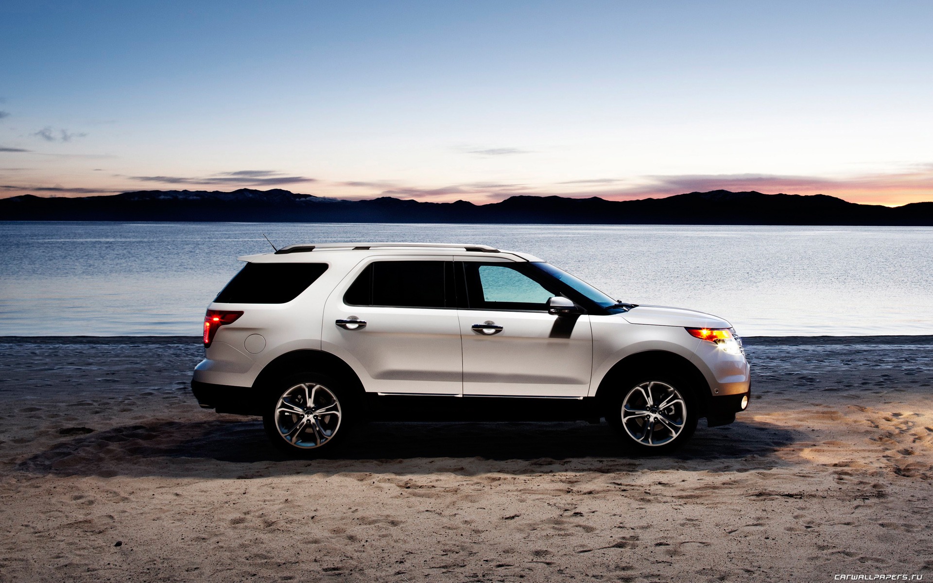 Ford Explorer Limited - 2011 HD Wallpaper #1 - 1920x1200