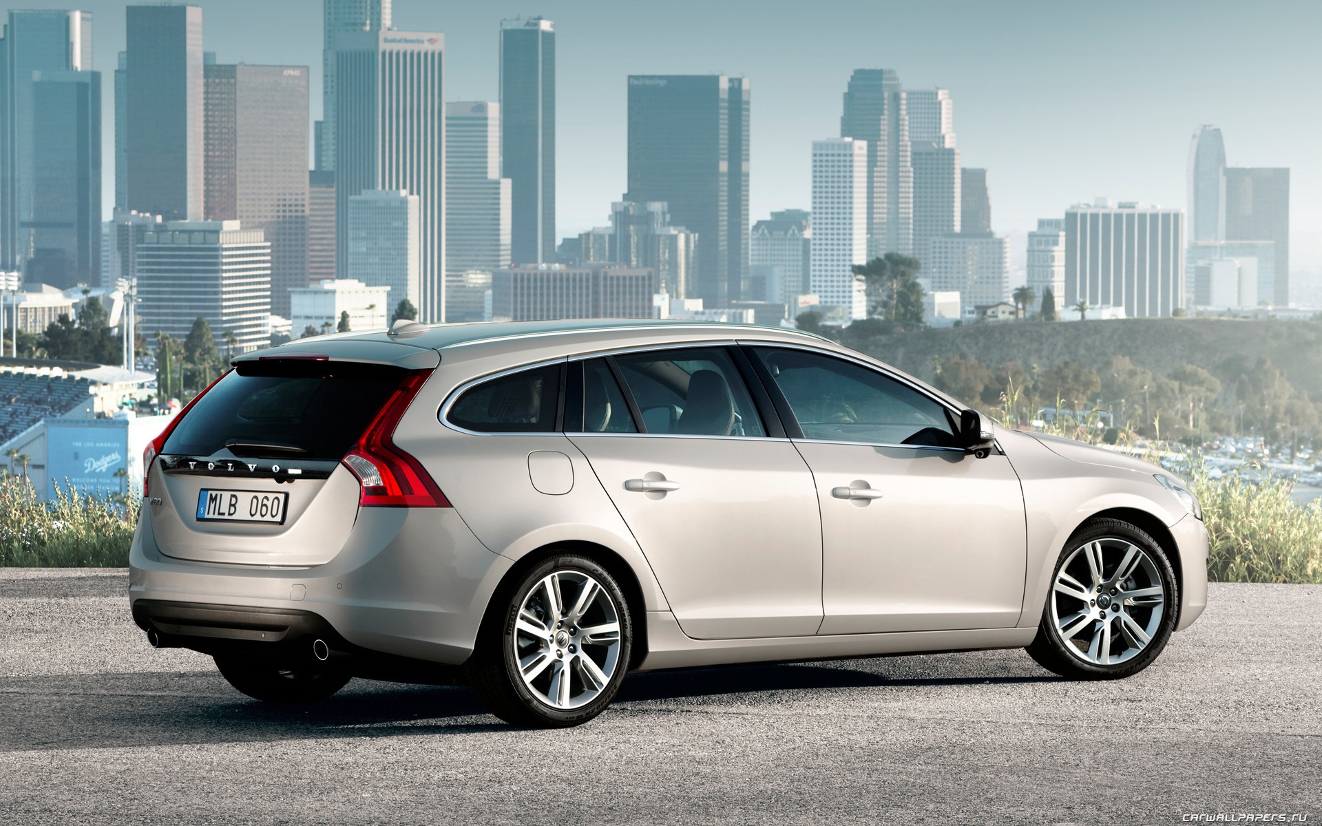 Volvo V60 - 2010 fonds d'écran HD #2 - 1920x1200