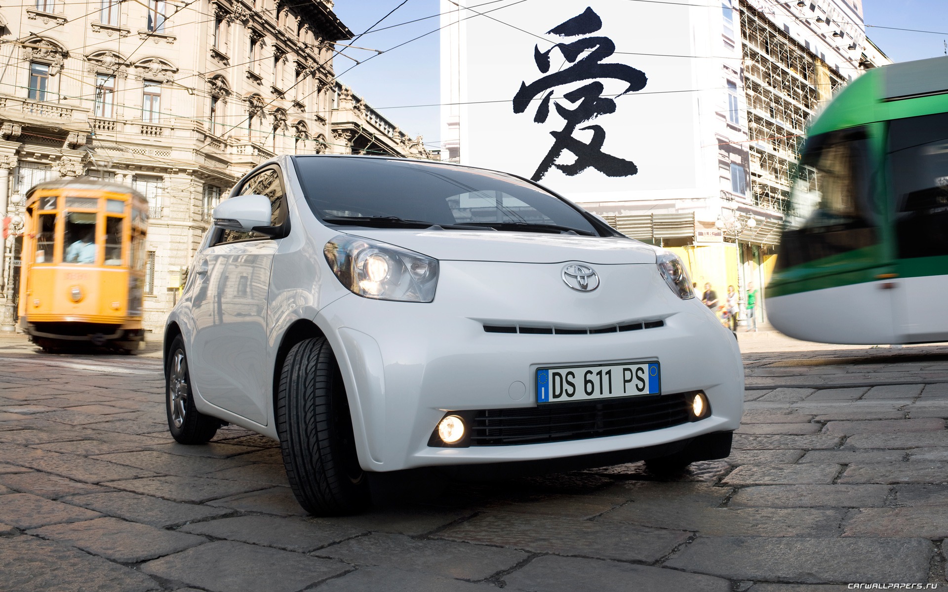 Toyota iQ - 2009 HD wallpaper (1) #1 - 1920x1200