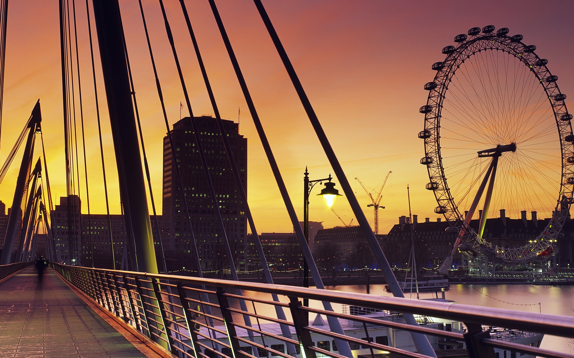 Windows 8 official panoramic wallpaper, cityscapes, Bridge, Horizon #4 - 1920x1200