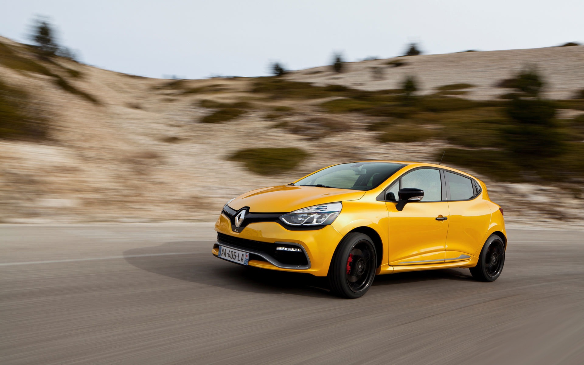 2013 Renault Clio RS 200 yellow color car HD wallpapers #2 - 1920x1200