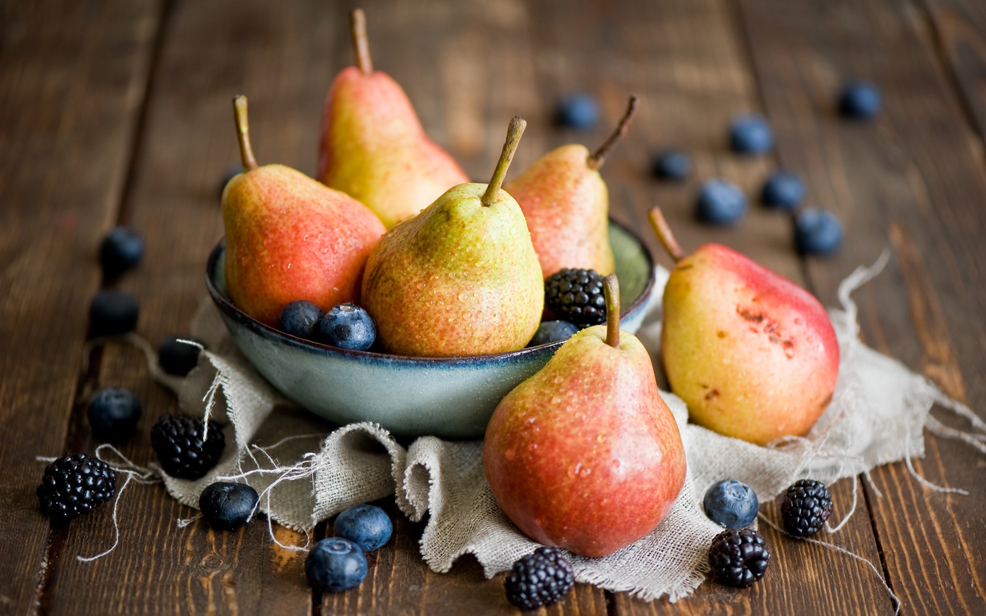 Succulent fruit, pears close-up HD wallpapers #20 - 1920x1200