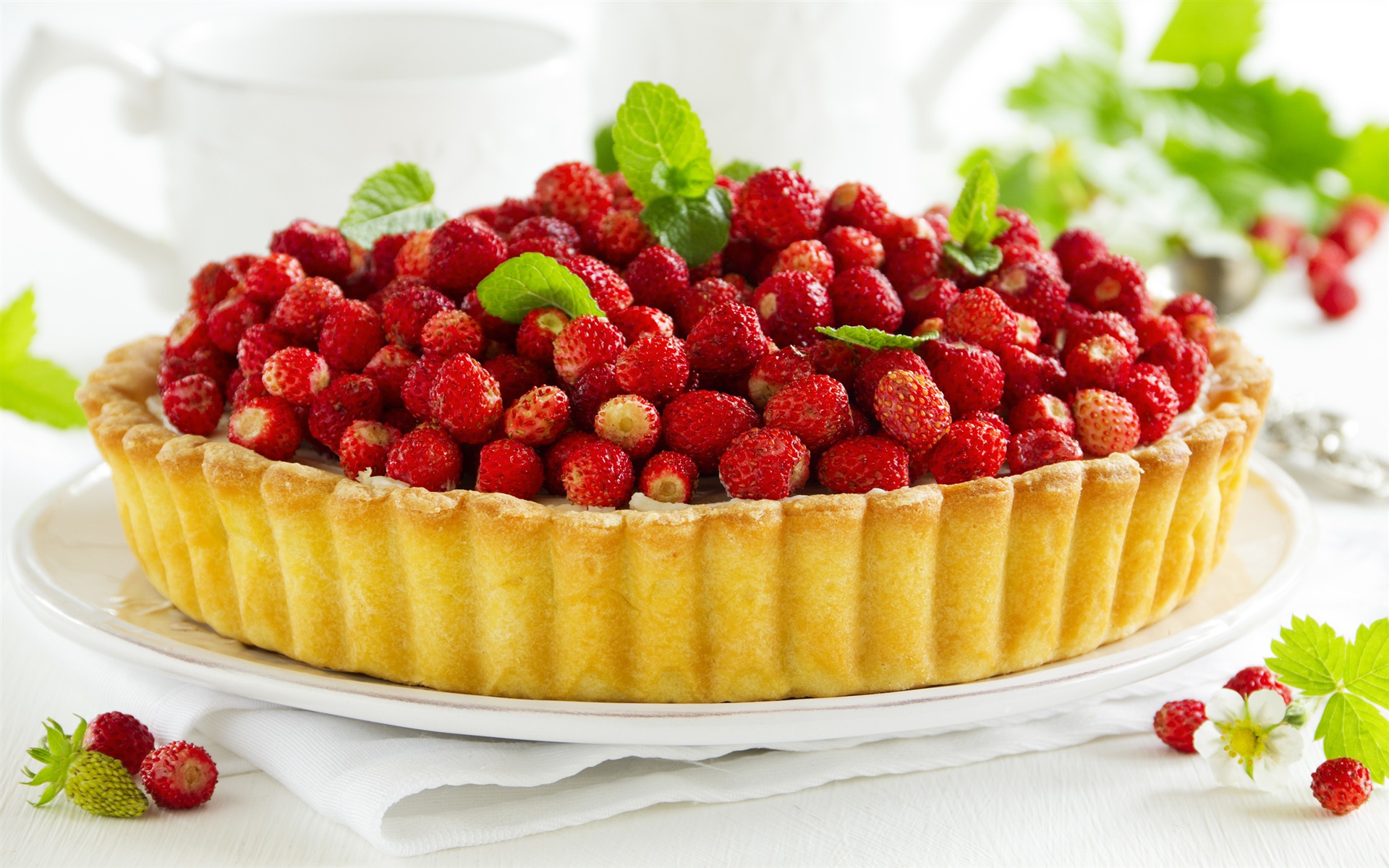 Delicious strawberry cake HD wallpapers #24 - 1920x1200