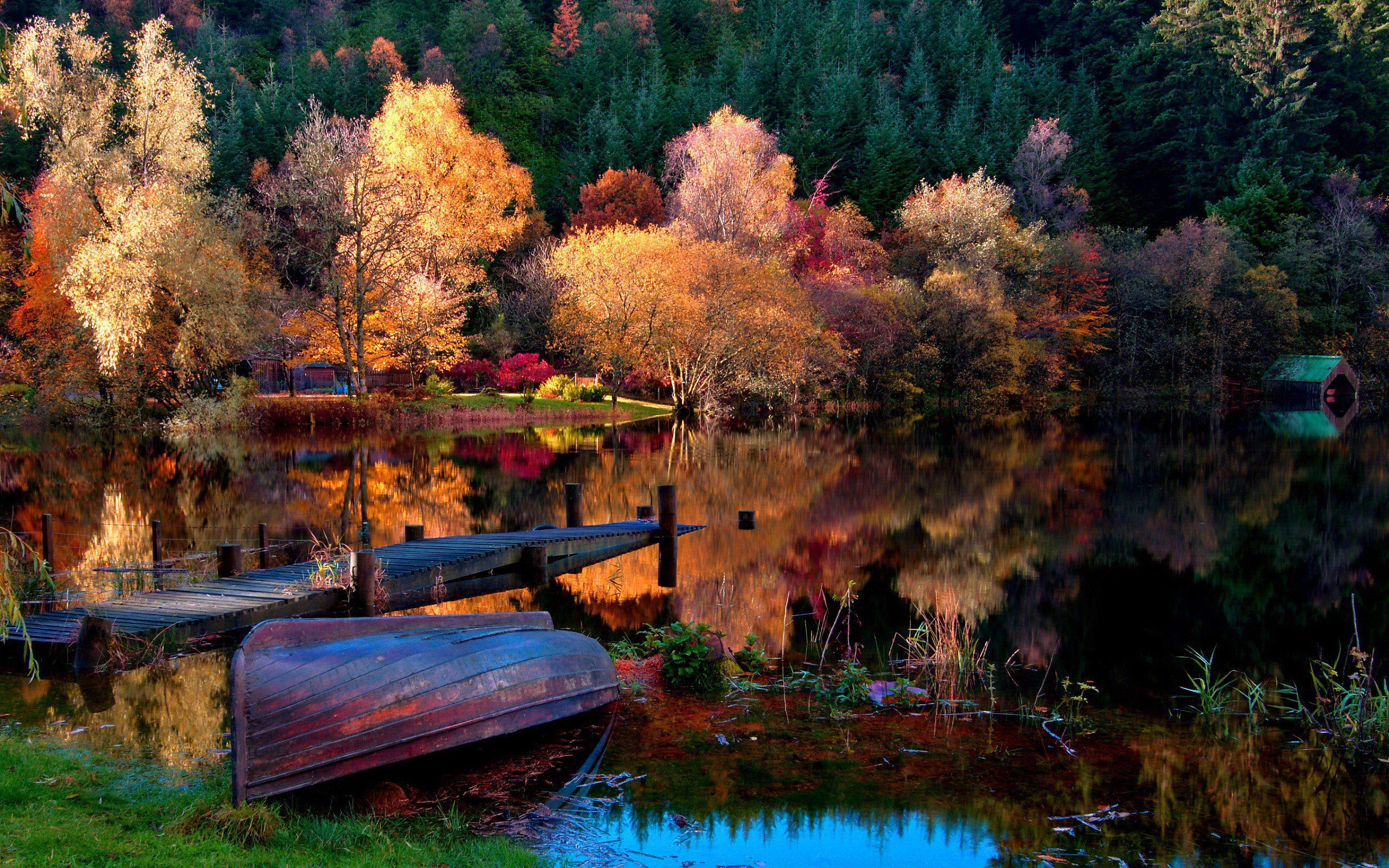 Reflection in the water natural scenery wallpaper #7 - 2560x1600