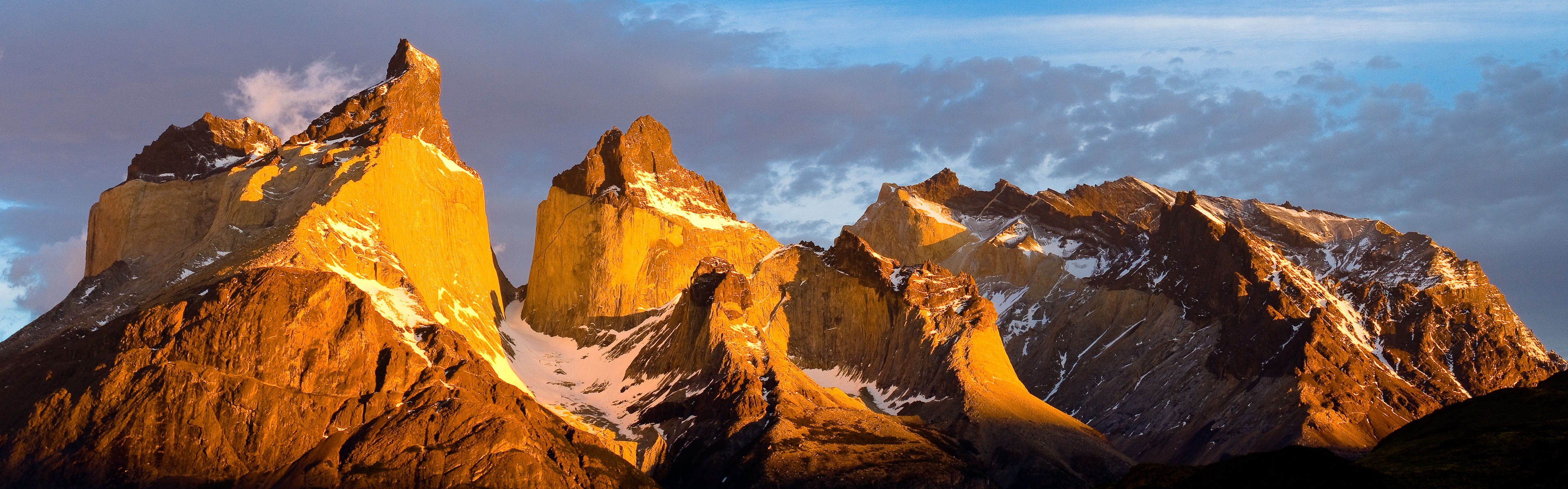 Windows 8 offiziellen Panorama Tapete, Wellen, Wälder, majestätische Berge #15 - 3840x1200