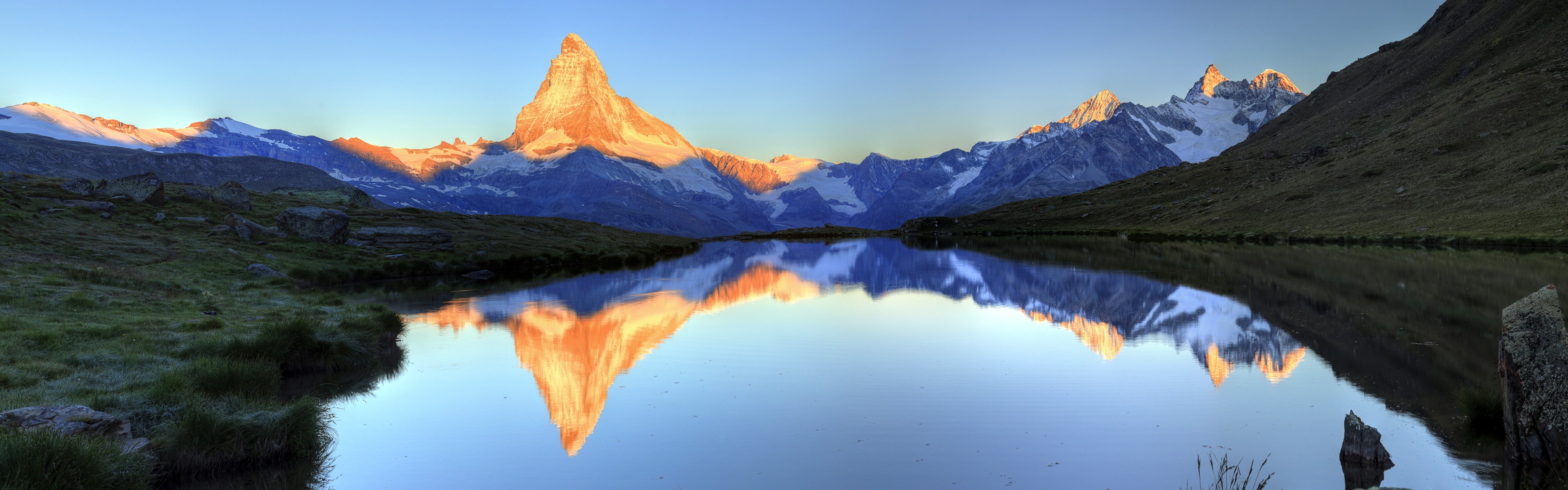 Windows 8 offiziellen Panorama Tapete, Wellen, Wälder, majestätische Berge #20 - 3840x1200