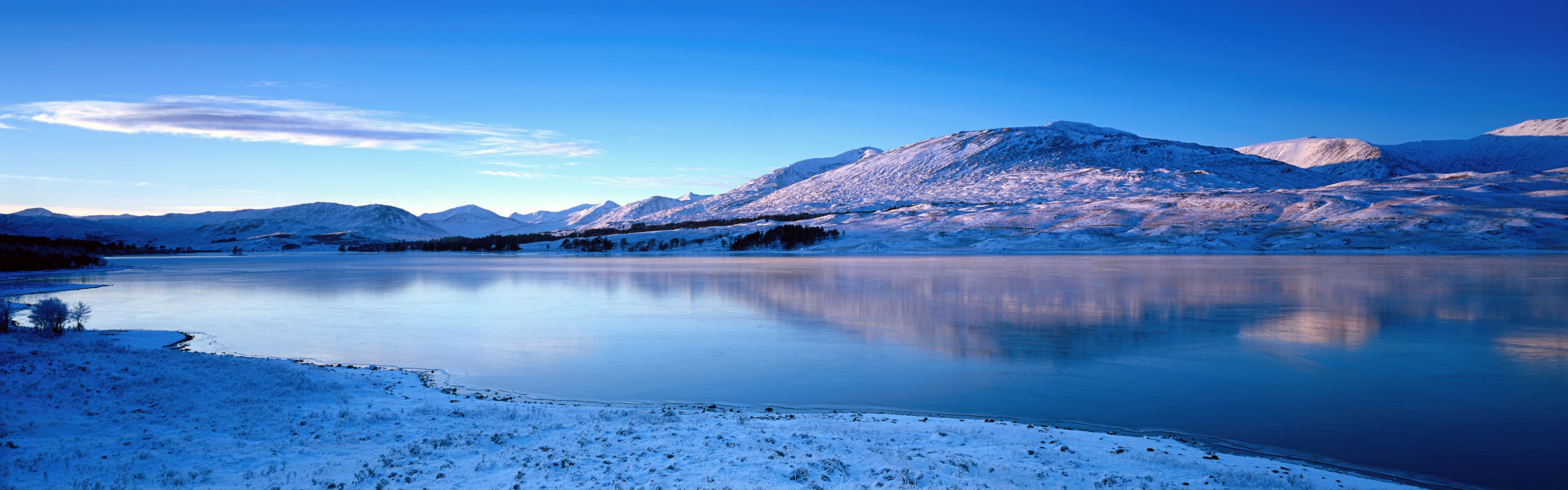 寒冷冬天美丽的雪景，Windows 8 全景宽屏壁纸5 - 3840x1200