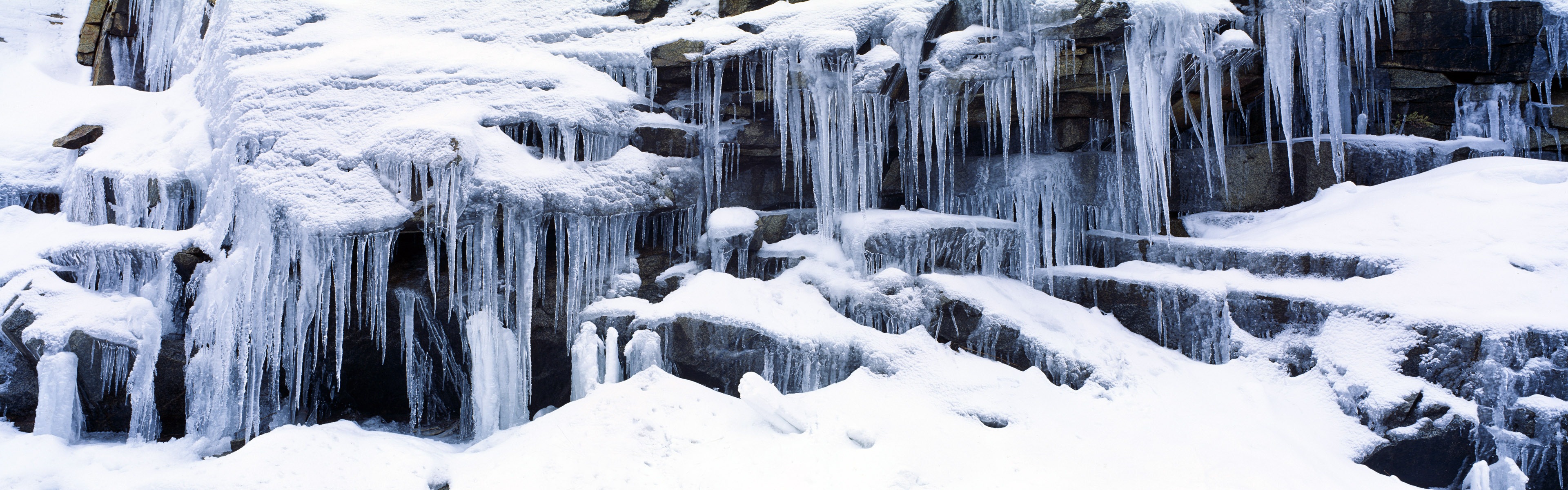 寒冷冬天美丽的雪景，Windows 8 全景宽屏壁纸7 - 3840x1200