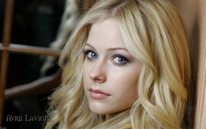 Avril Lavigne 艾薇兒·拉維妮美女壁紙 #14