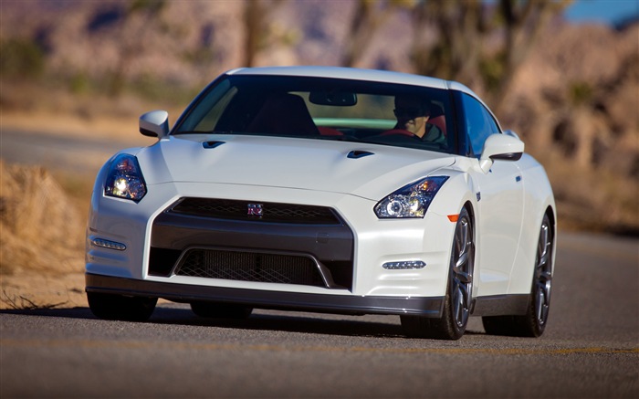 2013 Nissan GT-R R35 USA version HD wallpapers #12