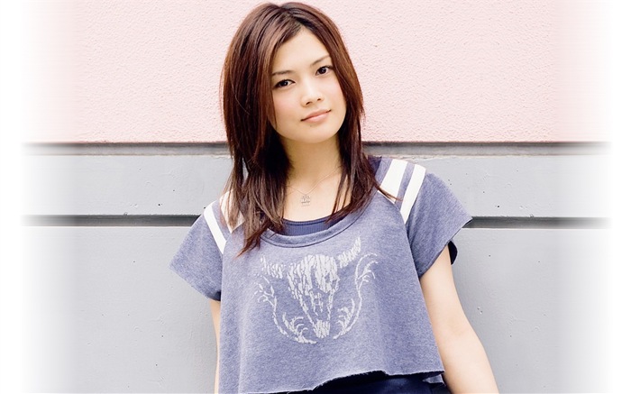 일본 가수 요시오카 유이의 HD 배경 화면 #17