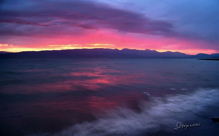 После захода солнца, озеро Охрид, Windows 8 тема HD обои #1