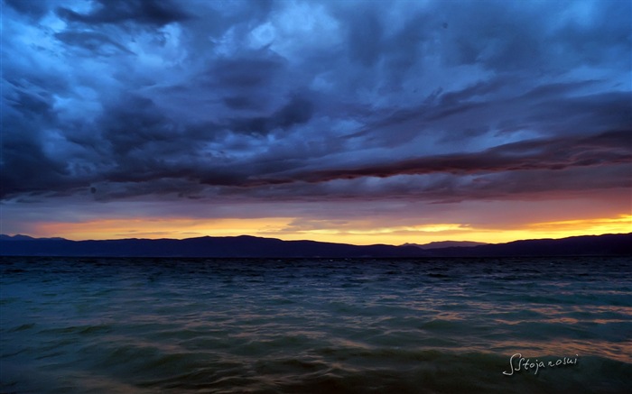 Después de la puesta del sol, lago Ohrid, fondos de pantalla de Windows 8 tema de HD #4