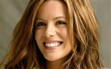 Kate Beckinsale krásnou tapetu (2) #27