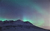 Natural wonders of the Northern Lights HD Wallpaper (2) #17